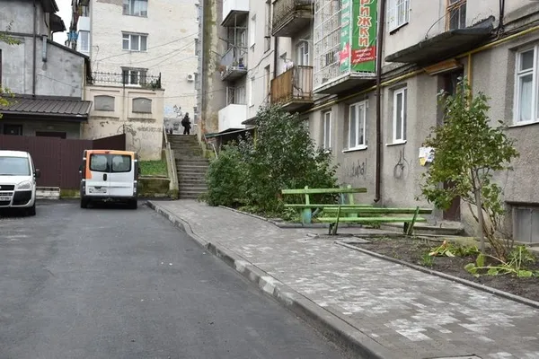У Луцьку відремонтували 46 прибудинкових територій (фото)