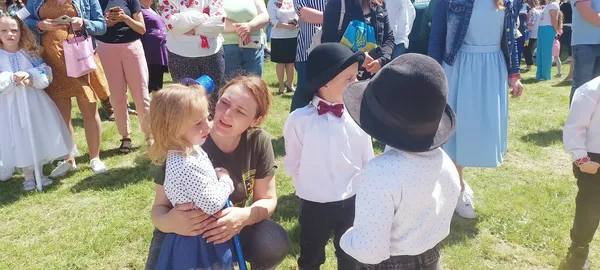 Понад 25 тисяч на авто для військових: як ярмаркували у Крупі (фото)