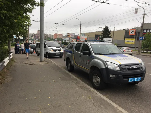 У Луцьку на шляхопроводі біля «Там Таму» – аварія (фото)