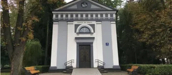 На католицькому кладовищі в Луцьку запалять лампадки в пам’ять про похованих тут людей (фото)