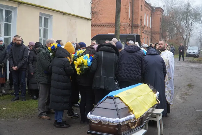 У Володимирі попрощалися із загиблим захисником Олександром Мазурком (фото)