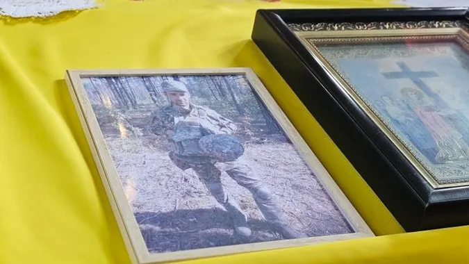 Навіки 33: на Волині попрощалися з полеглим бійцем Володимиром Семенакою (фото)