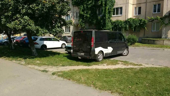 Луцькі муніципали «полювали» на автохамів (фото)