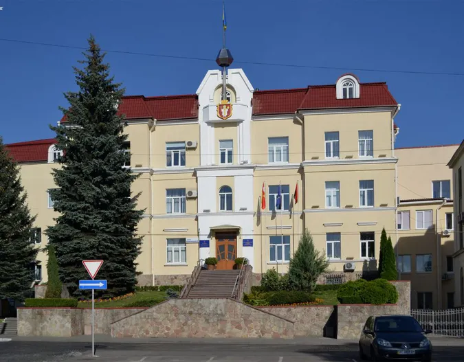 Депутати розкритикували великі премії керівників Луцькради (відео)