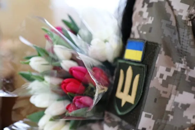 Закохались в зоні бойових дій: у Луцькому районі військовий одружився з обраницею