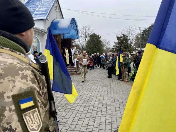 Нововолинськ попрощався одночасно з чотирма Героями (фото)
