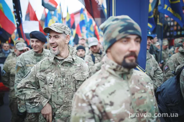 «Бандера – наш герой. Покрова – наше свято»:  у Києві пройшов марш націоналістів (фото, відео)