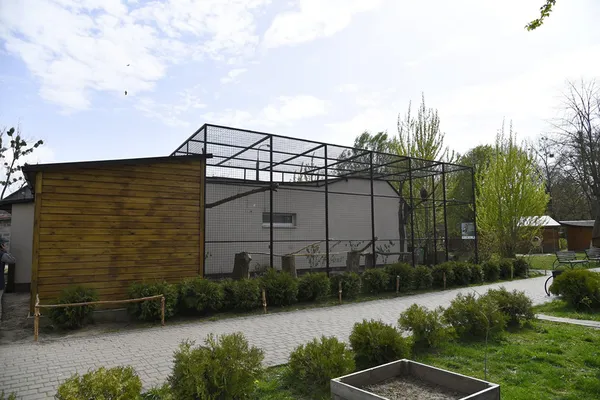 За гроші від продажу квитків у луцькому зоопарку звели новий вольєр (фото)
