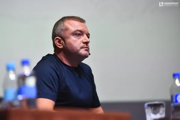 «Половину списку сформуєте ви»: Покровський веде лучан у владу (РЕПОРТАЖ)