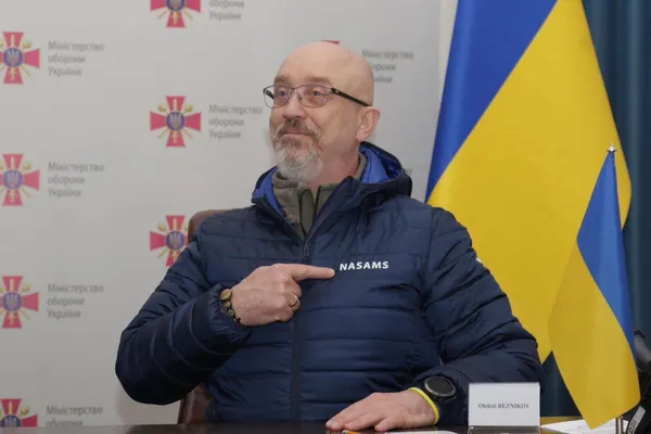 В ході масованих атак росіяни випустили по Україні 821 ракету, – Резніков