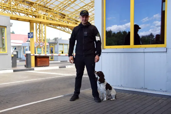 Дейзі шукає наркотики, Вадим – її м'ячик: історія кінолога з «Ягодина»