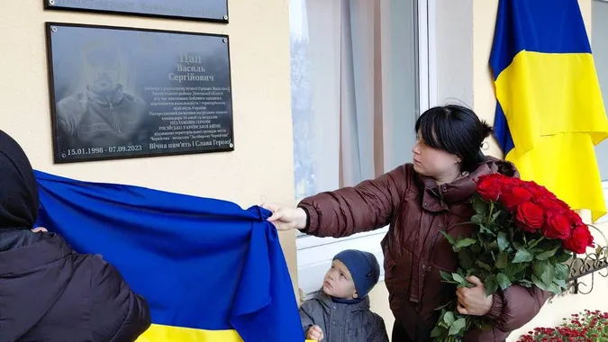 У ліцеї на Волині відкрили меморіальні дошки загиблим на війні випускникам (фото)