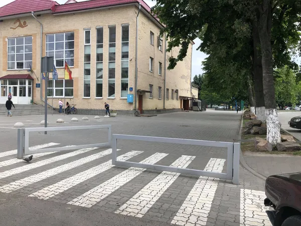 РЦ «Промінь» облаштував для басейна парковку з окремим заїздом