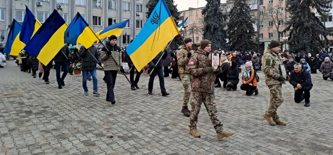Сумне Різдво: у Ковелі попрощалися з двома захисниками (фото)