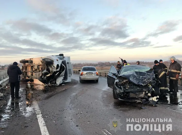 Страшна ДТП на трасі Ковель-Київ: 5 постраждалих, серед них 30-річний волинянин (фото, відео)