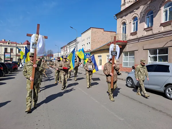 Ковель у жалобі: в останню дорогу провели захисників Бориса Нестерука та Олександра Кратюка (фото)