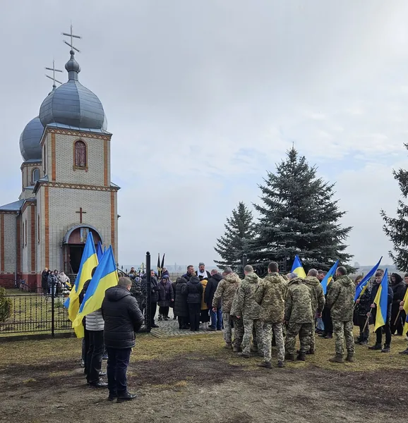 У громаді на Волині попрощалися із захисником Володимиром Силкою (фото)