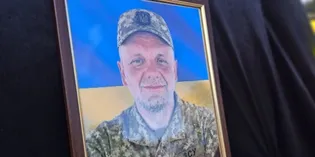 Не встиг провести доньку до весільного вівтаря: у Ковелі попрощалися з Героєм Ігорем Хомичем (фото)