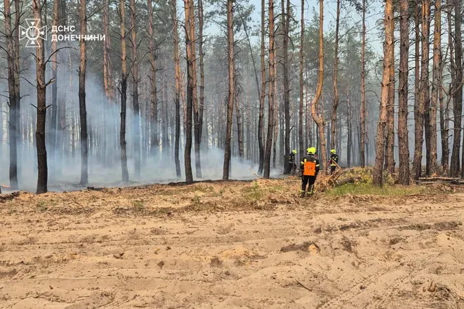 Волинські рятувальники потрапили під обстріл на Донеччині