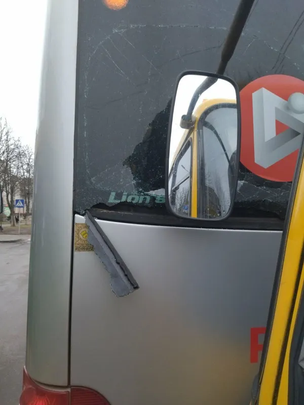 У Луцьку маршрутка в'їхала у новий MAN (фото, оновлено)