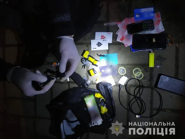 Мав 9 згортків: у Луцьку затримали «закладника» (фото)