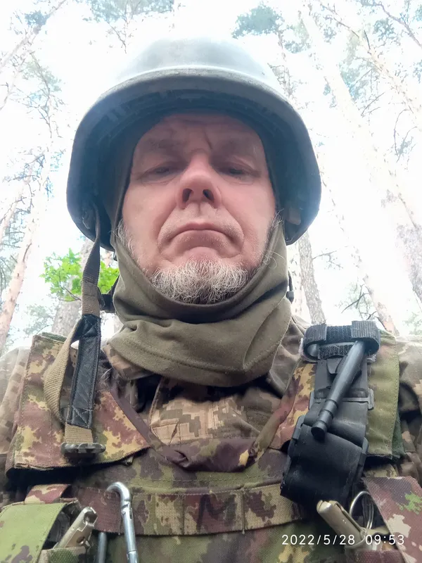 З поля бою – у студію: ветеран у Шацьку відкрив квітковий бізнес (фото)