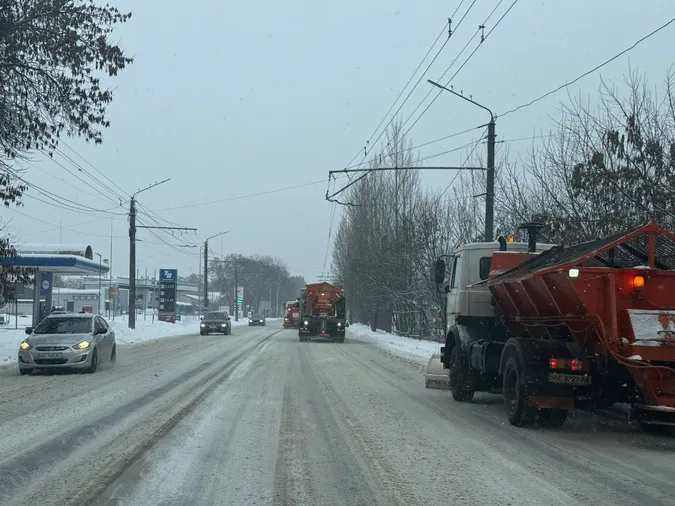Луцька мерія у розпал негоди купує сіль, щоб посипати дороги