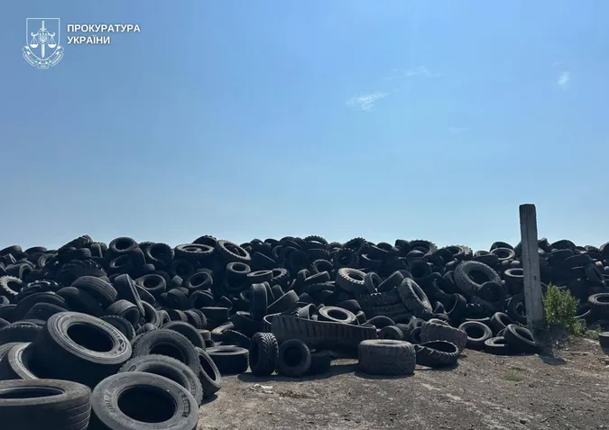 На Волині переробка шин обернулася забрудненням ґрунту: які збитки нарахували