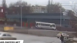 На Дніпропетровщині водій автобуса помер за кермом (відео)