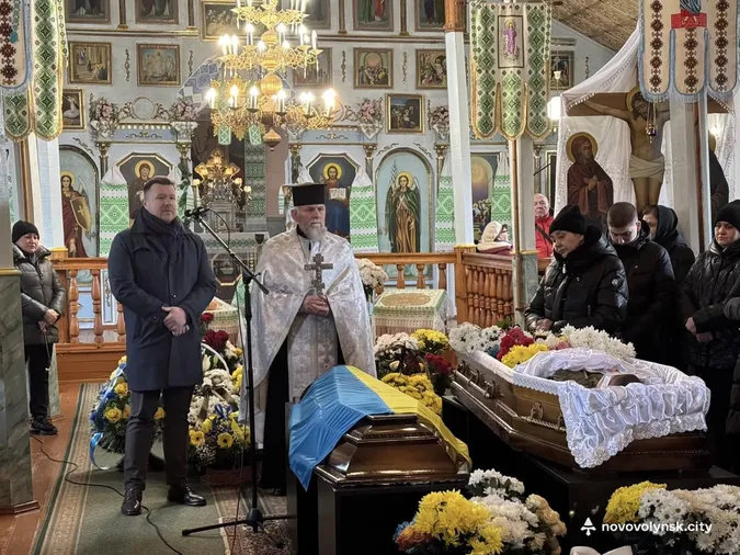 У Нововолинську попрощалися із загиблим воїном Дмитром Аршуліком (фото)