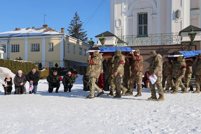 У Луцьку попрощалися з загиблими на Донеччині воїнами Петром Берлінцем та Сергієм Терещенком