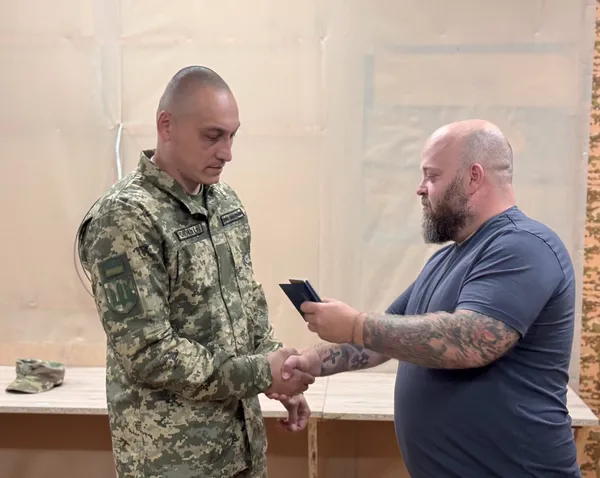 Бійців волинської «Сталевої Сотки» нагородили відзнаками «Захиснику Луганщини» (фото)