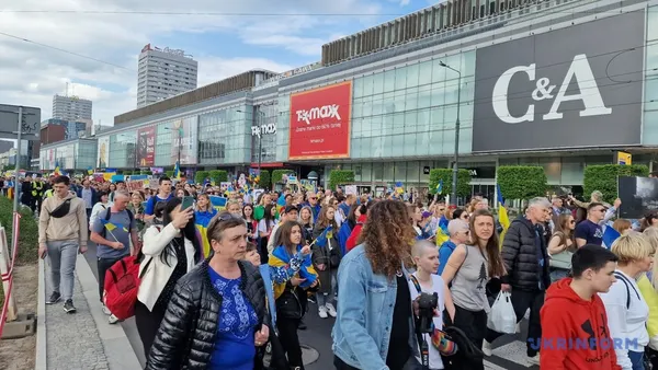 У Варшаві під час акції протесту висміяли армію рф (фото, відео)