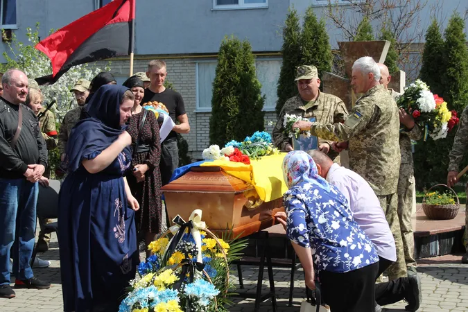 У Луцькому районі попрощалися із загиблим солдатом Василем Харчуком (фото)