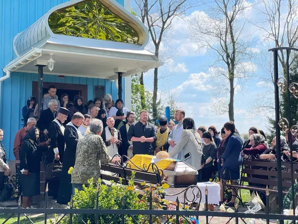 У Нововолинській громаді попрощалися з двома полеглими Героями (фото, відео)