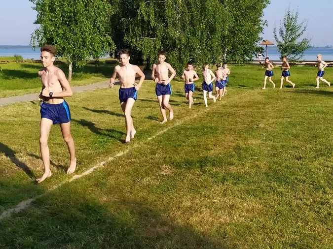 Юні спортсмени тренуються та відпочивають на базі волинських СБУшників (фото)
