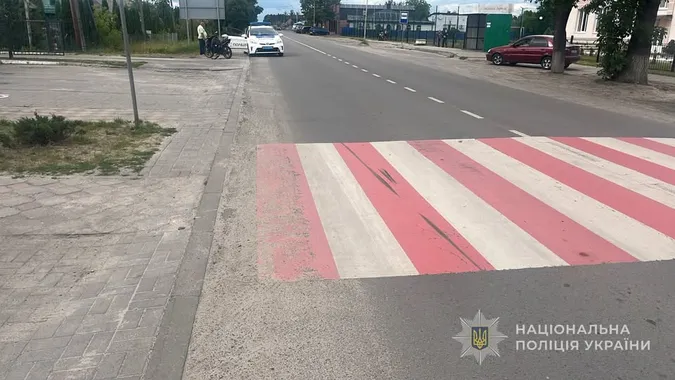 Неповнолітньому  мотоциклісту з Шацька, який збив 6-річну дитину на переході, оголосили про підозру