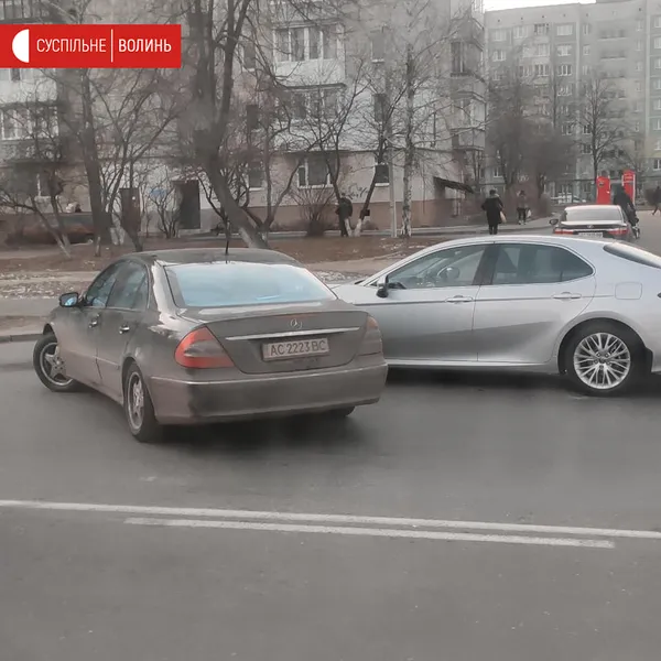 Затор на Гордіюк: зіткнулися два легковики (фото)
