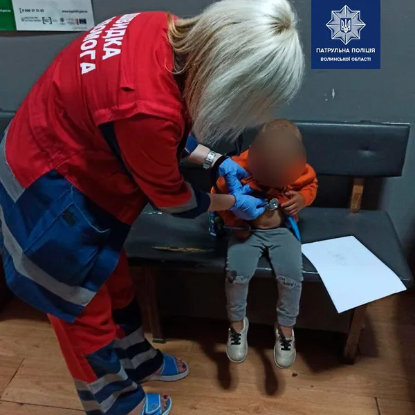 У Луцьку п’яна матір із 3-річним сином ночували у товарному вагоні (фото)