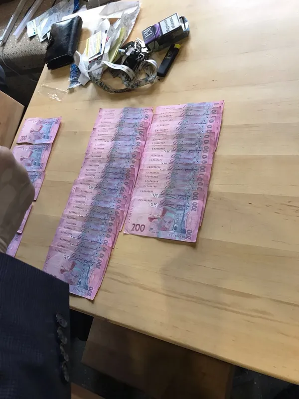 Горохівські посадовці-хабарники заплатили заставу і вийшли з-під варти (фото)