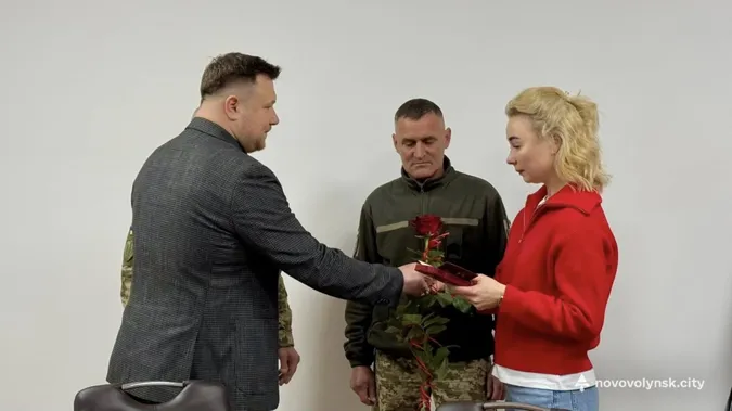 У Нововолинську родинам полеглих Захисників вручили державні нагороди (фото)