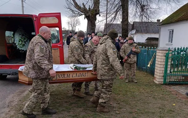 На Волині попрощалися з полеглим воїном Анатолієм Горайчуком (фото)