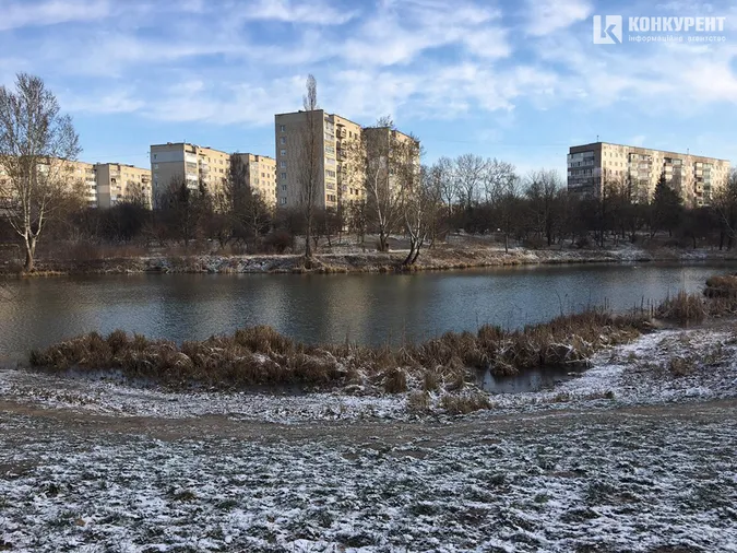 Сніг у березні: фото луцького парку