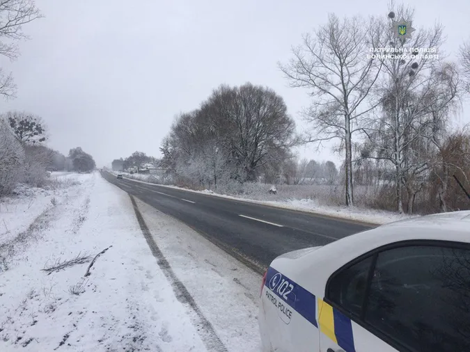 Патрульні перевіряють, чи чистять дороги на Волині (фото)