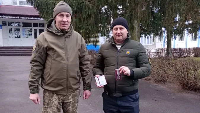 Воїну з Волині Анатолію Рудчику вручили медаль «Захисники Сходу» (фото)