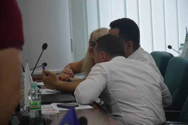 І «Батьківщина» в телефоні