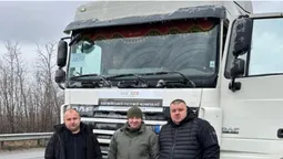 Латвійські лісівники передали волинським тероборонівцям вантажівку DAF