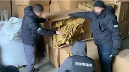 На Волині викрили нелегальне виробництво тютюну в промислових масштабах (фото)