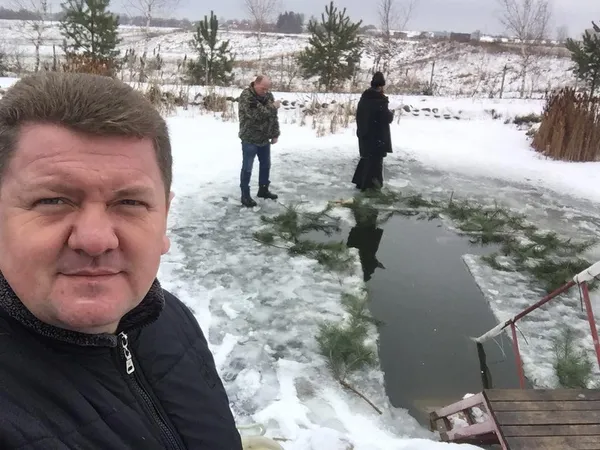 Хто з відомих волинян скупався в ополонці на Водохреще (фото)