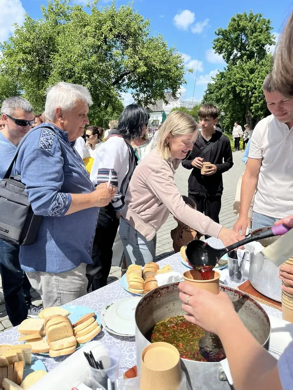 Волинський музей пригощав гостей борщем за родинним рецептом Косачів (фото)